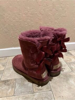 Ugg boots with bows 💘